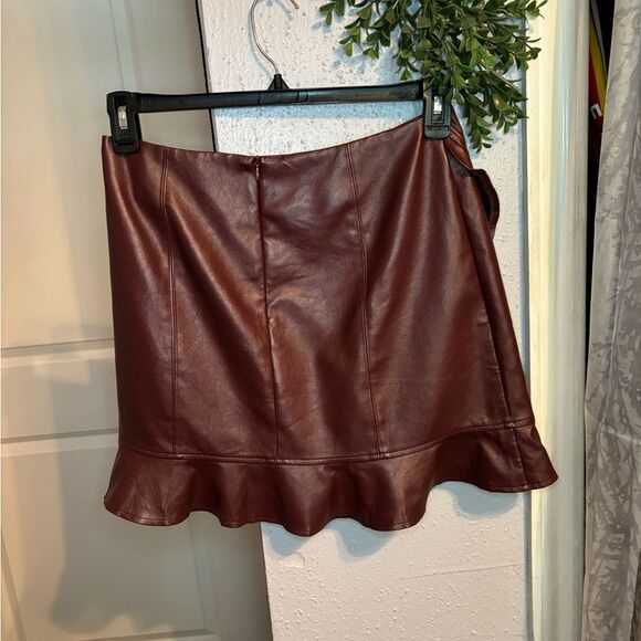 Lulus | Faux Leather Mini Ruffle Skirt | Size Medium - Picture 4 of 4